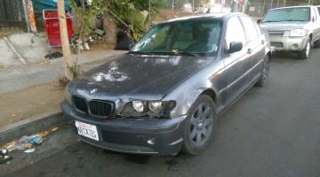 2002 BMW 325 Sedan